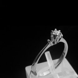 μονοπετρο δαχτυλιδι με πετρα μπριγιαν 2