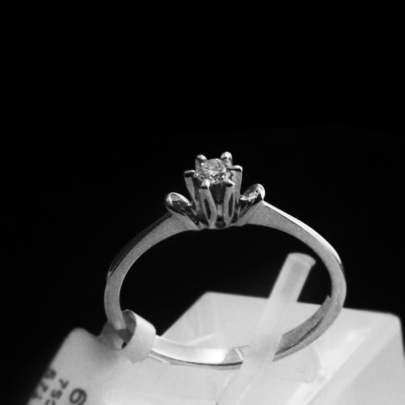 μονοπετρο δαχτυλιδι με πετρα μπριγιαν