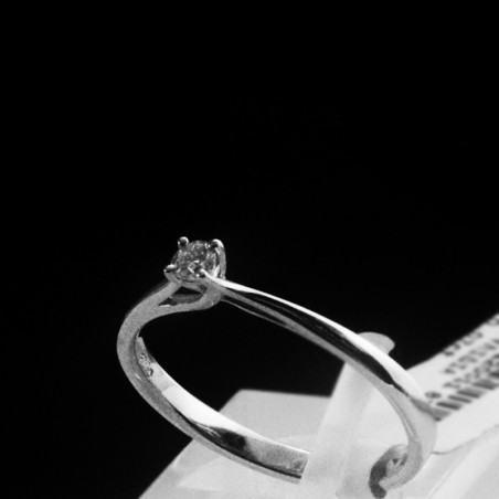 μονοπετρο δαχτυλιδι με μπριγιαν