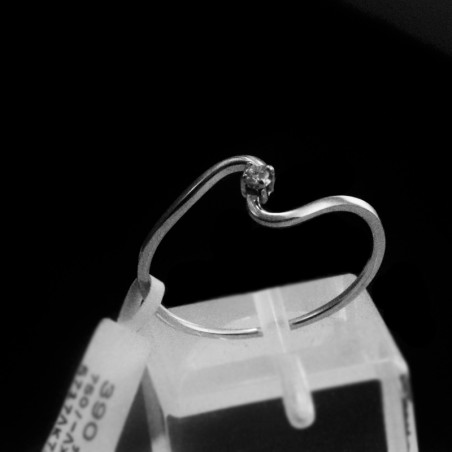 μονοπετρο δαχτυλιδι με καμπυλες και πετρα μπριγιαν