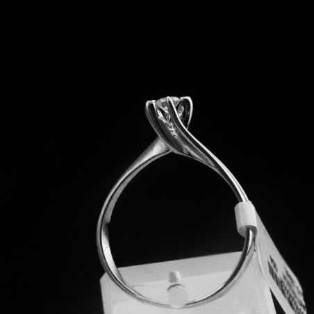 μονοπετρο δαχτυλιδι με πετρα μπριγιαν