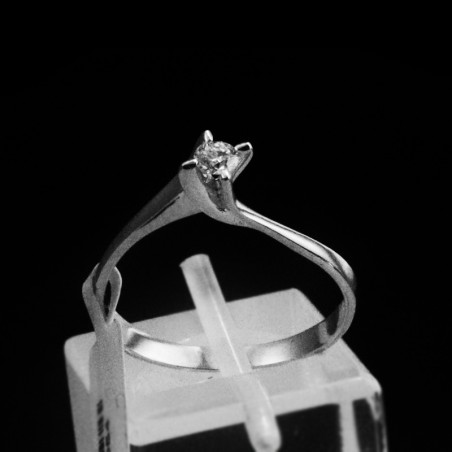 μονοπετρο δαχτυλιδι με πετρα μπριγιαν