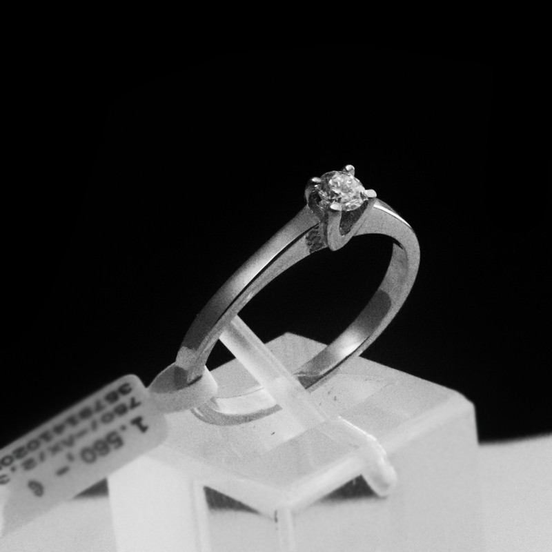 μονοπετρο δαχτυλιδι με μπριγιαν