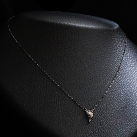 κολιε κρεμαστο με μαυρα ζιργκον