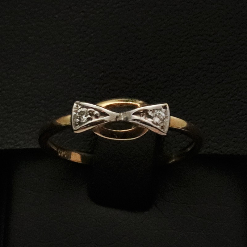 gold bow ring with cubic zirconia stones
