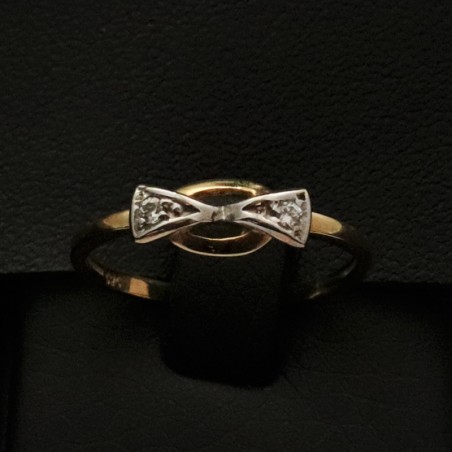gold bow ring with cubic zirconia stones