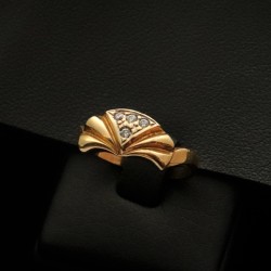 gold ring with four cubic zirconia stones 2