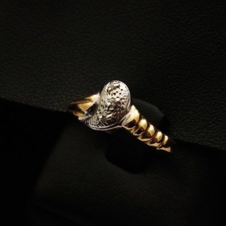 gold ring with cubic zirconia stones