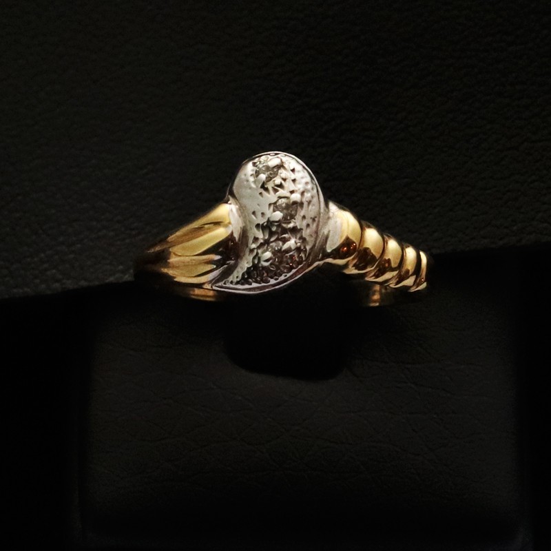 gold ring with cubic zirconia stones