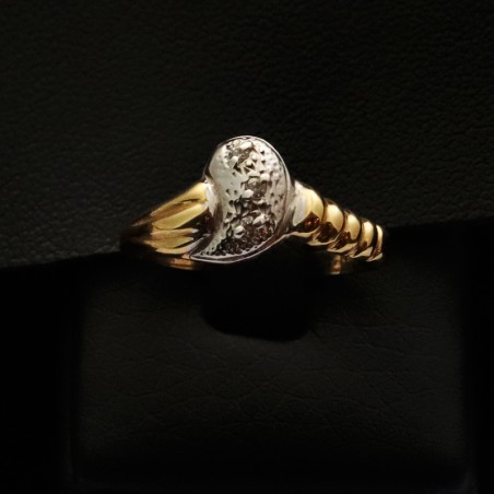 gold ring with cubic zirconia stones