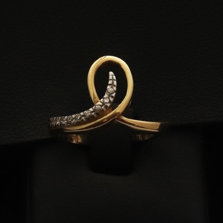 gold ring with cubic zirconia stones