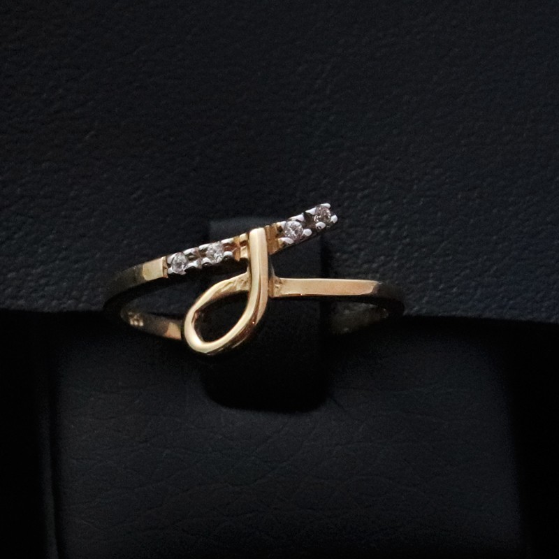 gold ring with cubic zirconia stones