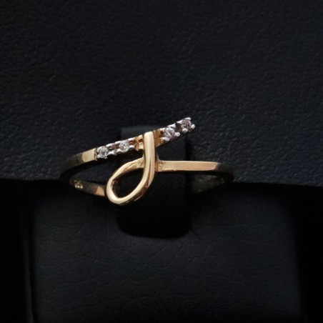 gold ring with cubic zirconia stones
