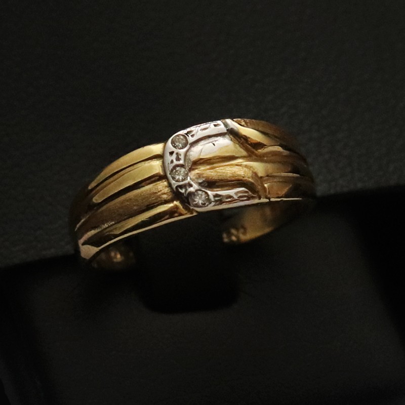 gold ring with cubic zirconia stones