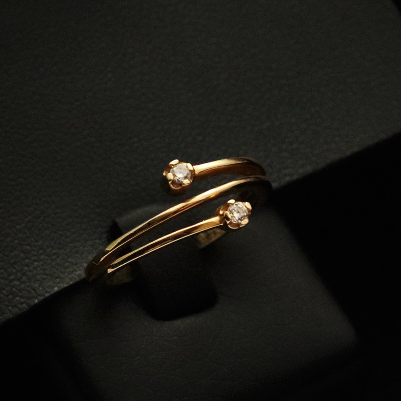 gold ring with cubic zirconia stones