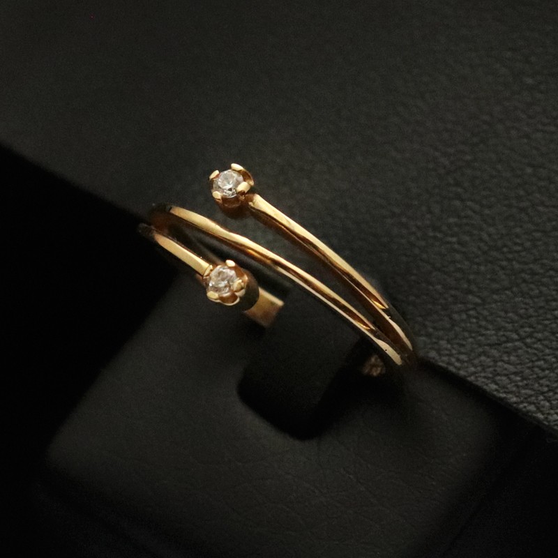 gold ring with cubic zirconia stones