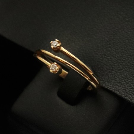 gold ring with cubic zirconia stones