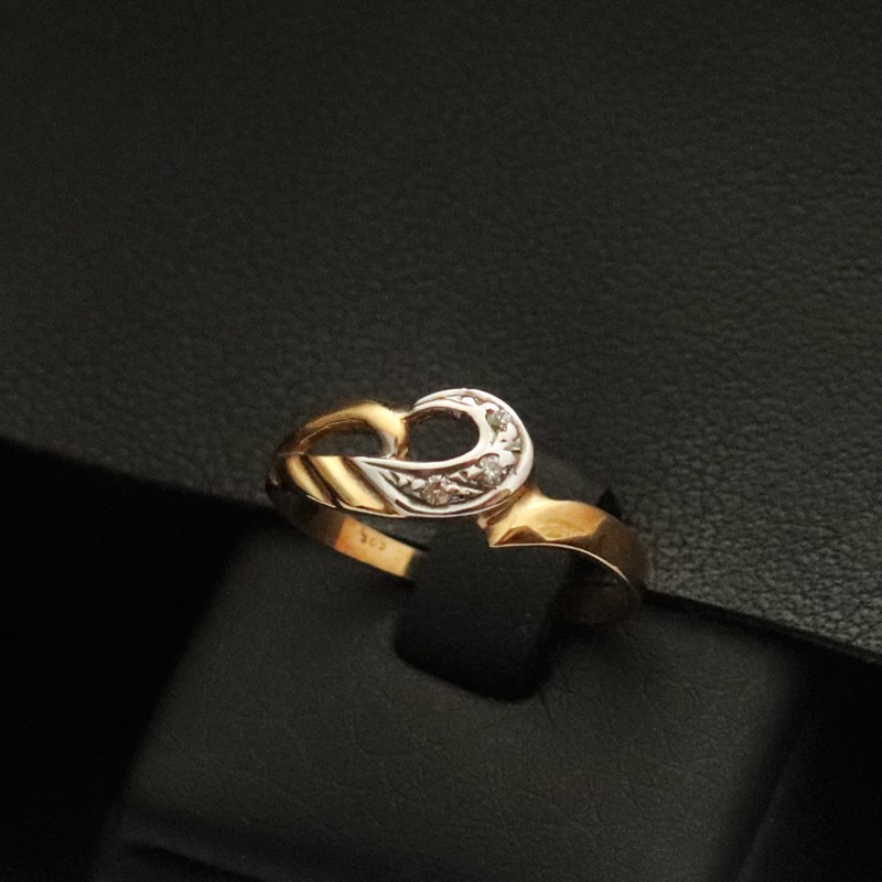 gold ring with cubic zirconia stones
