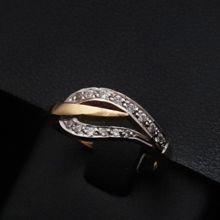 gold ring with cubic zirconia stones