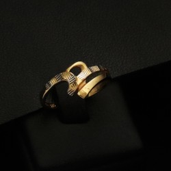 gold ring with pattern 2