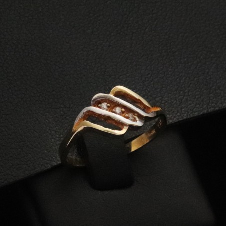 gold ring with cubic zirconia stones