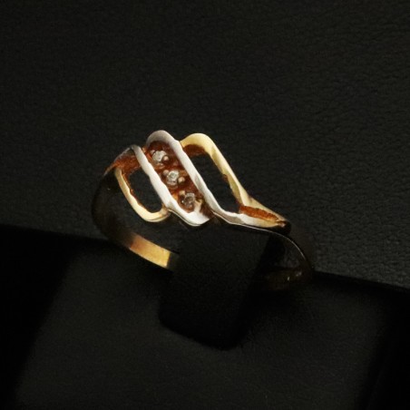 gold ring with cubic zirconia stones