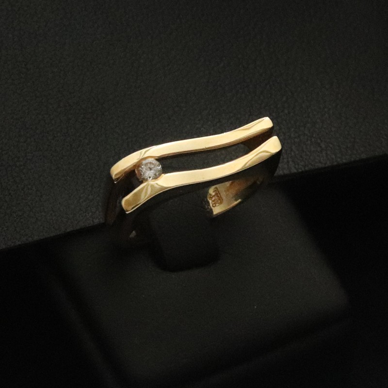 double gold ring with cubic zirconia stone