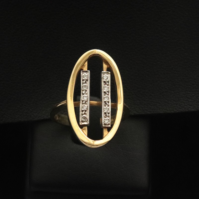 gold ring with cubic zirconia stones