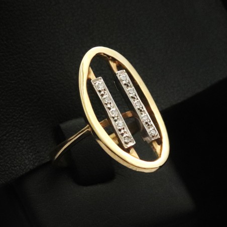 gold ring with cubic zirconia stones