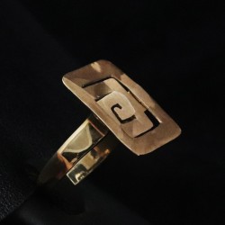 gold ring with pattern 2