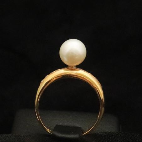 ring with pearl
