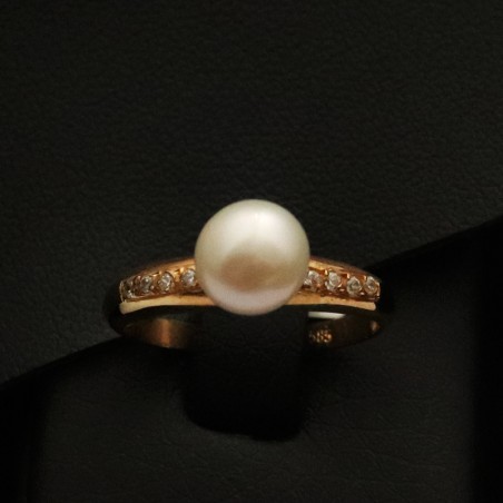 ring with pearl