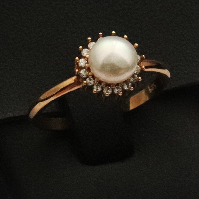 ring with pearl
