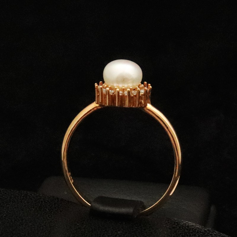 ring with pearl
