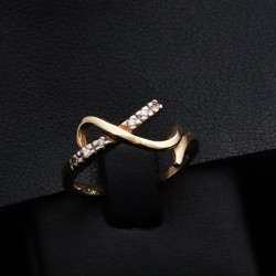gold ring with cubic zirgonia stones