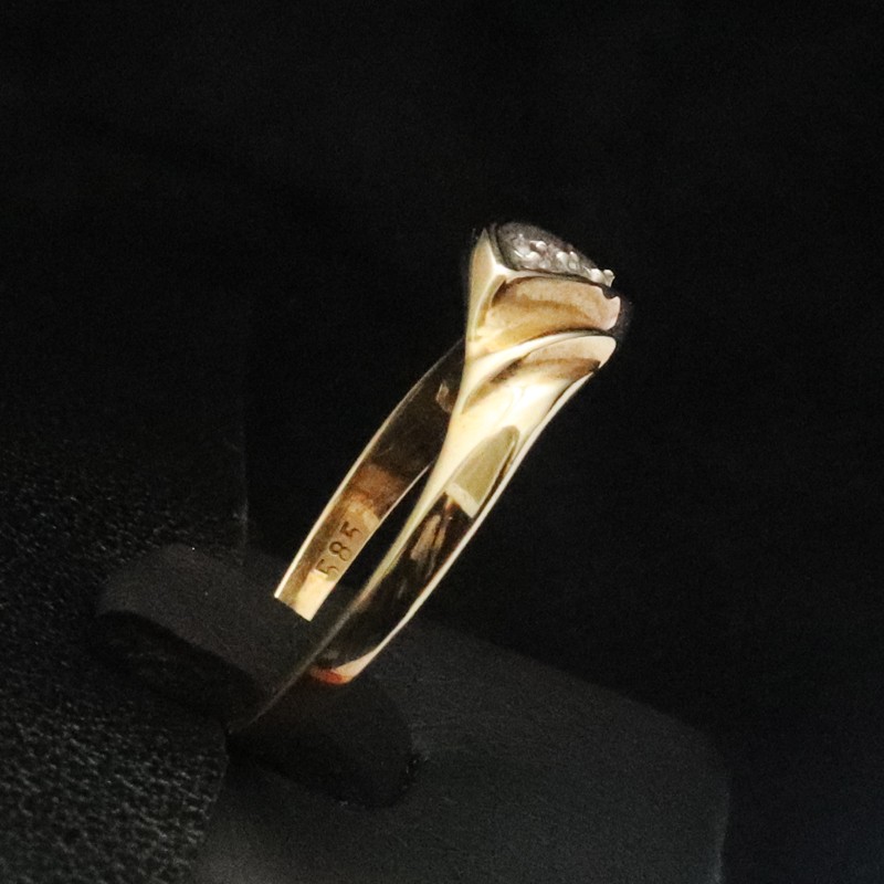 χρυσο δαχτυλιδι με πετρες ζιργκον