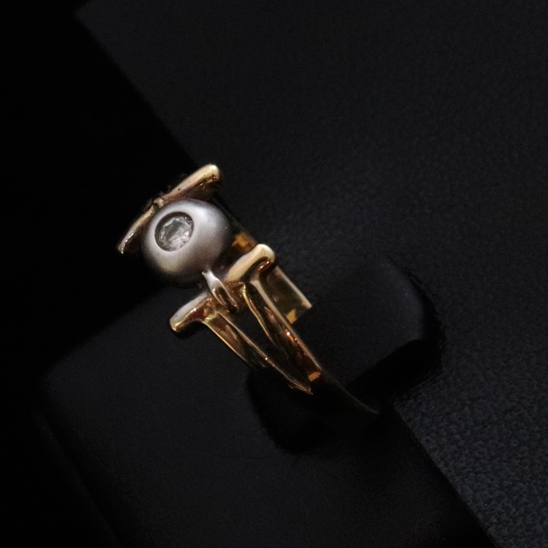 single stone gold ring with cubic zirconia stone