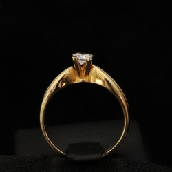 single stone gold ring with cubic zirconia stone 2