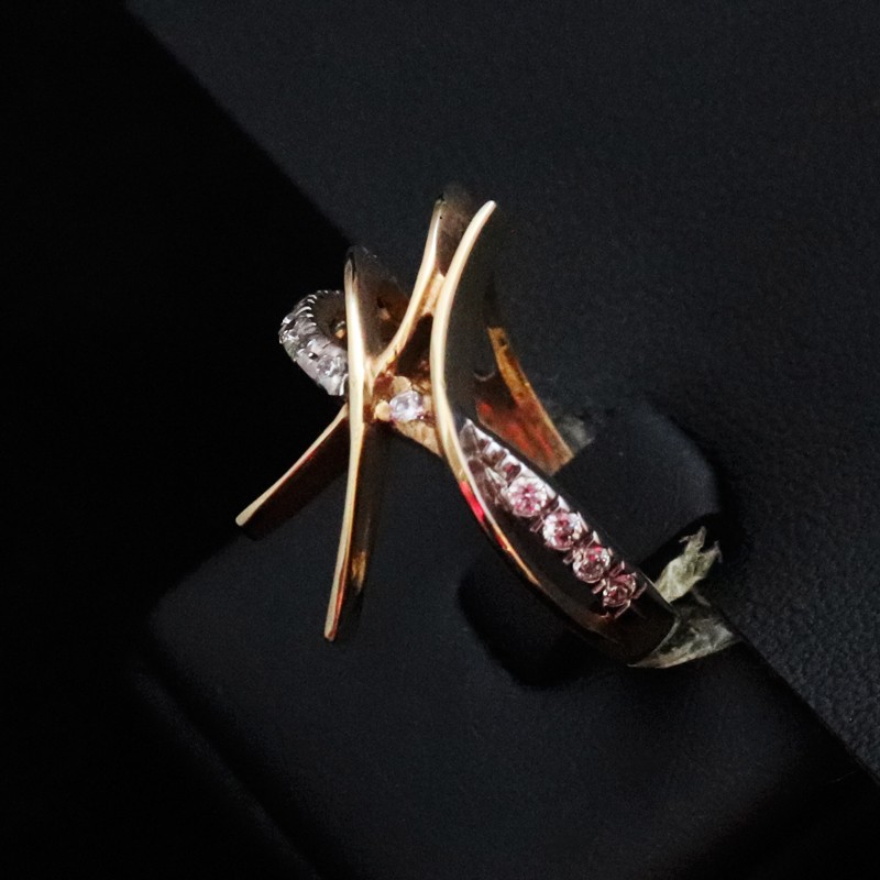 gold ring with cubic zirconia stones