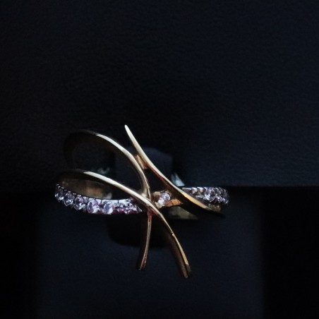 gold ring with cubic zirconia stones
