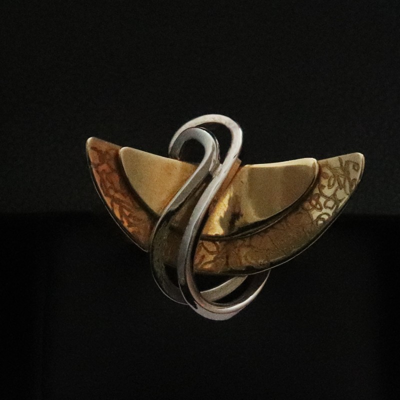 gold swan ring