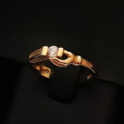 single stone gold ring with pattern 2