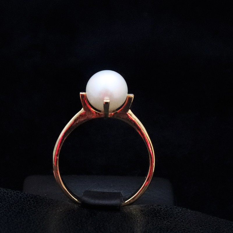single stone ring with pearl