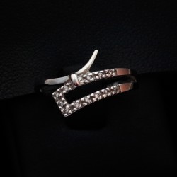 white gold ring with cubic zirconia stones