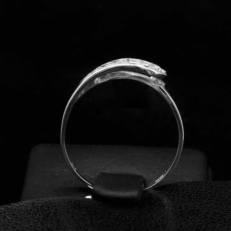 white gold ring with cubic zirconia stones