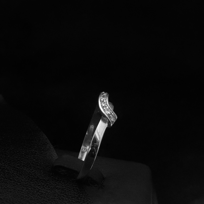 white gold ring with cubic zirconia stones