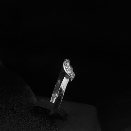 white gold ring with cubic zirconia stones