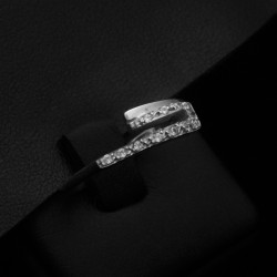 white gold ring with cubic zirconia stones