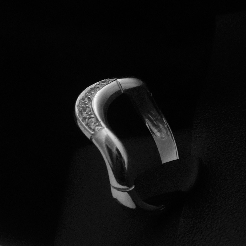 white gold ring with cubic zirconia stones