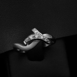 white gold ring with cubic zirconia stones 2